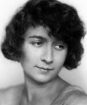 https://en.wikipedia.org/wiki/Ilse_Weber#/media/File:Ilse_Weber_(1903-1944).jpg